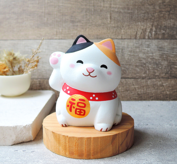 貓來福 招財貓 貓咪擺飾 三花貓 手工木製療癒小木雕公仔 名片架 貓 第1張的照片