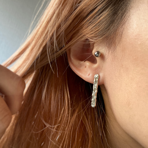 とろけるシルバーのバーピアス【Melty/fit bar pierce】 6枚目の画像