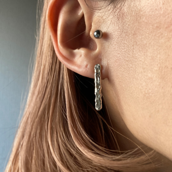 とろけるシルバーのバーピアス【Melty/fit bar pierce】 5枚目の画像