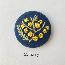 手刺繍　ミモザ (大) 刺繍 【ブローチ/ヘアゴム】 3枚目の画像