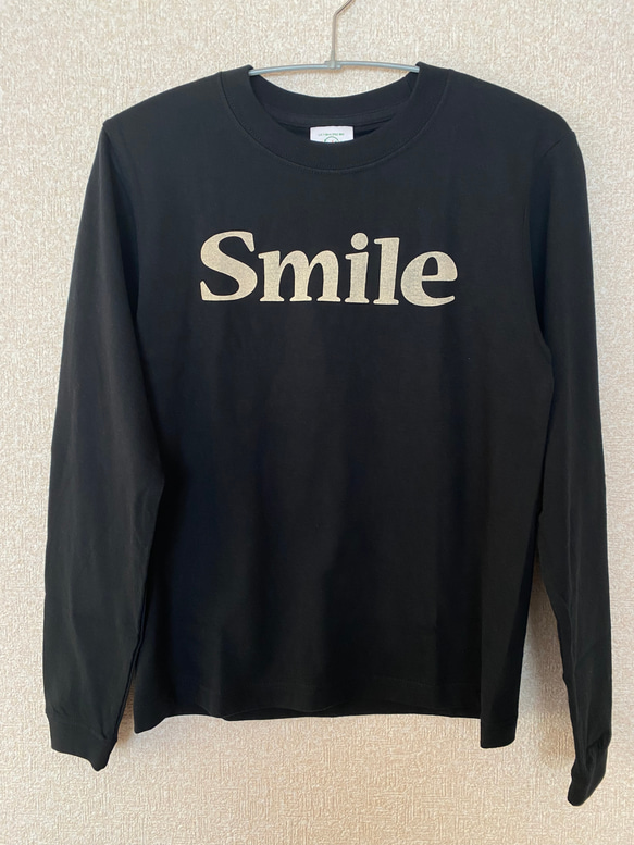 セール　ロンＴ　長袖Ｔシャツ　Smile　ブラック　黒　ロゴTシャツ  送料無料 1枚目の画像