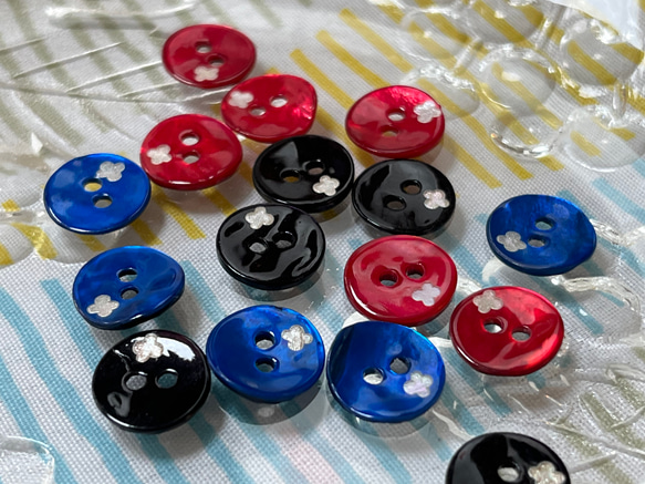 KB*11.5mm*8個*お花ワンポイント貝ボタン 4枚目の画像