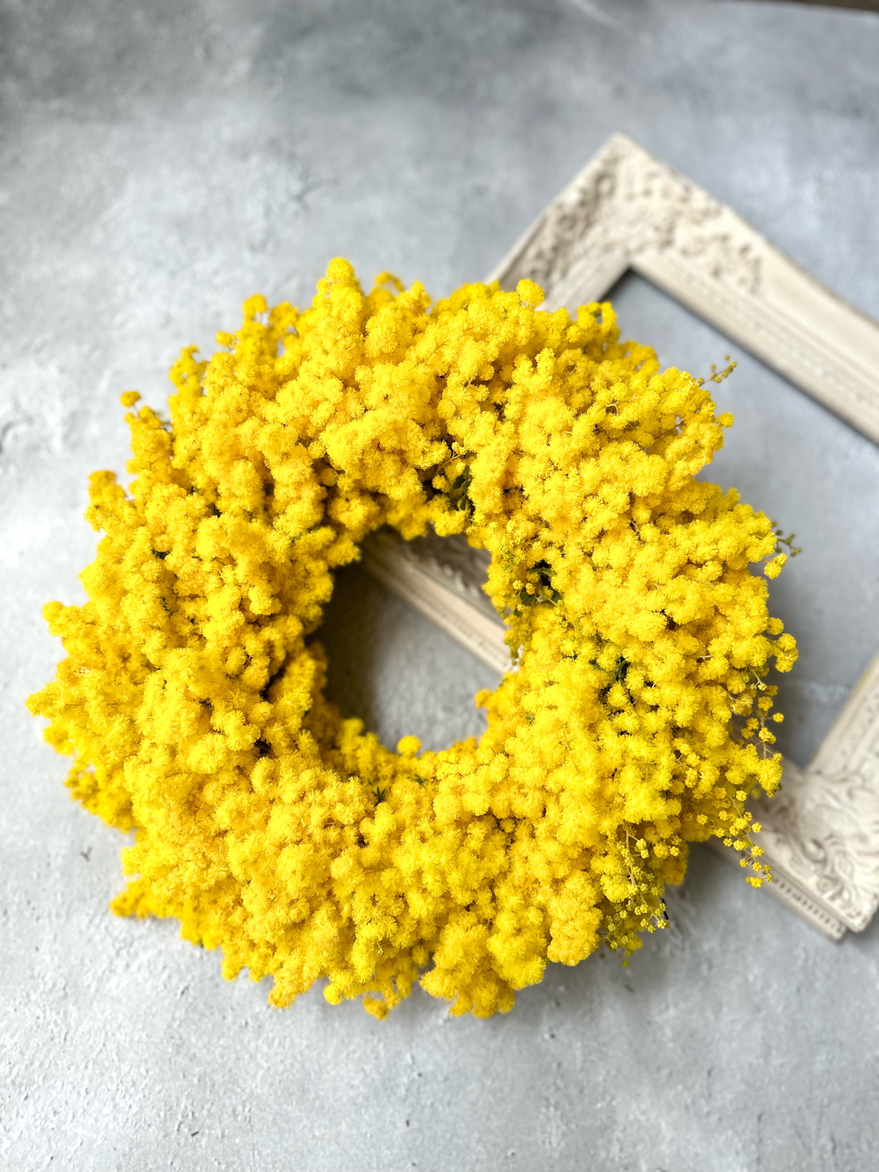 たっぷりフレッシュミモザのリース Mサイズ