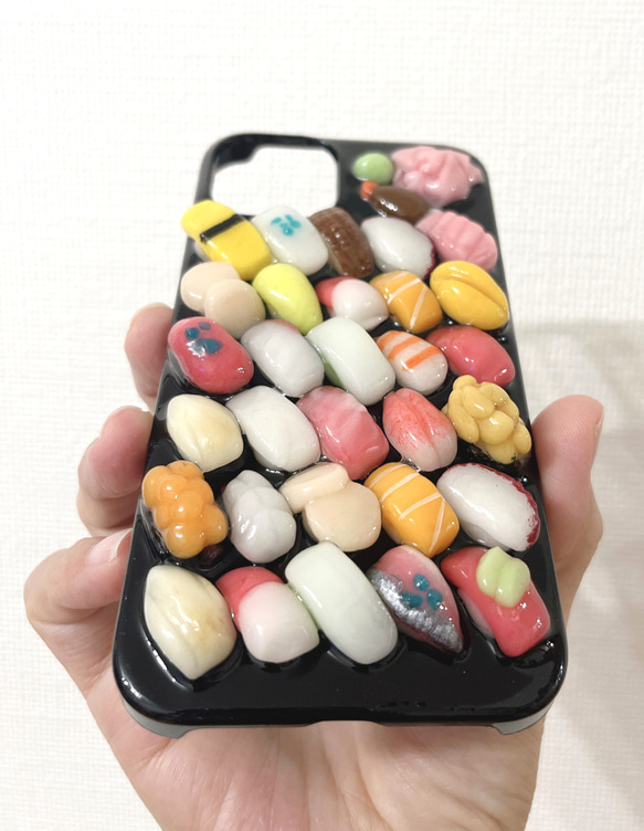 5月いっぱい特別価格 ミニミニお寿司のスマホケース 2枚目の画像