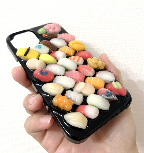 5月いっぱい特別価格 ミニミニお寿司のスマホケース 1枚目の画像