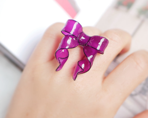 Lリボンリング グレープ×ブラックワイヤー デートやお出かけに 紫 葡萄