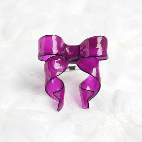 Lリボンリング グレープ×ブラックワイヤー デートやお出かけに 紫 葡萄