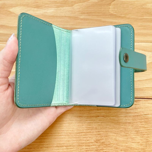 色を選べる 本革カードケース＊ブック型クリアホルダー《名入れ無料