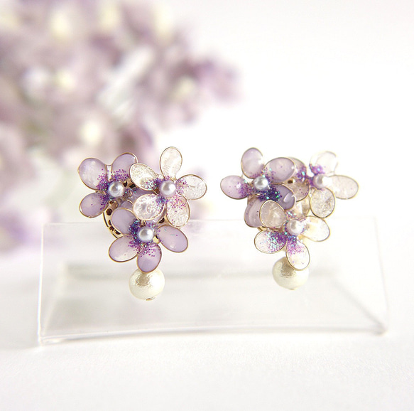 【1134】紫色の薔薇とパールビーズのピアス／イヤリング ハンドメイド】真珠ビーズピアス バラ(ディップフラワー) オーロラ