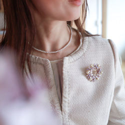 紫羅蘭和棉珍珠花環胸針，也是 70 歲和 77 歲生日的絕佳禮物 第12張的照片