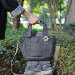 紫羅蘭和棉珍珠花環胸針，也是 70 歲和 77 歲生日的絕佳禮物 第6張的照片