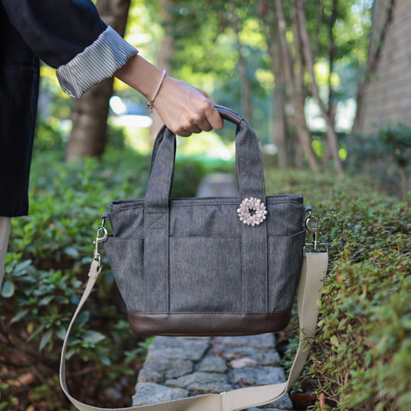 紫羅蘭和棉珍珠花環胸針，也是 70 歲和 77 歲生日的絕佳禮物 第6張的照片