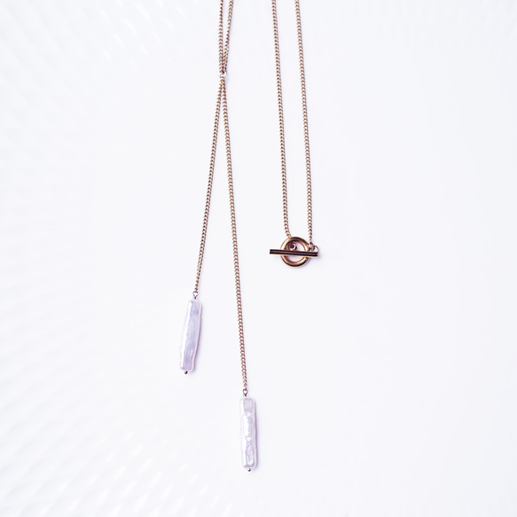 コーデ万能！ロング淡水真珠とサージカルステンレスのY字ネックレス　～Hana 2枚目の画像