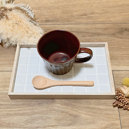 人気】シンプルでおしゃれな美濃焼タイルの真っ白なトレー【大