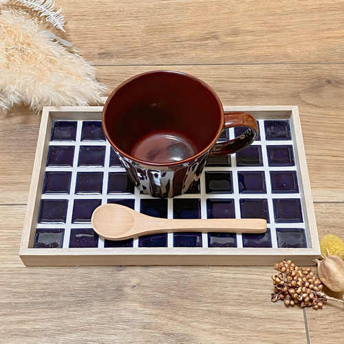 シンプルでおしゃれな美濃焼タイルのネイビーのトレー 紺 おぼん 【大