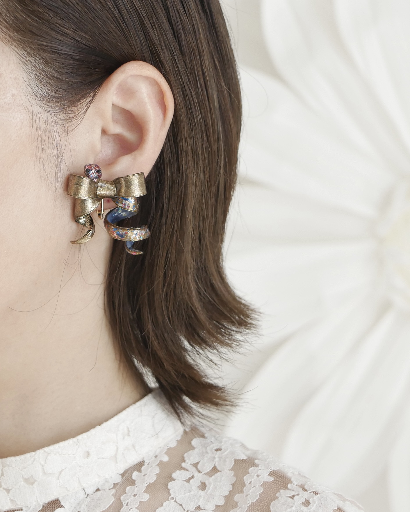 【干支リボン 】Ｌリボン ヘビちゃんリボン  ゴールド　ピアス＆イヤリング　蛇好きさん　インパクト重視　撮影のおともに