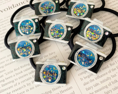 No 916❣️可愛い花型レジンヘアゴム❣️٩(๑❛ᴗ❛๑)۶