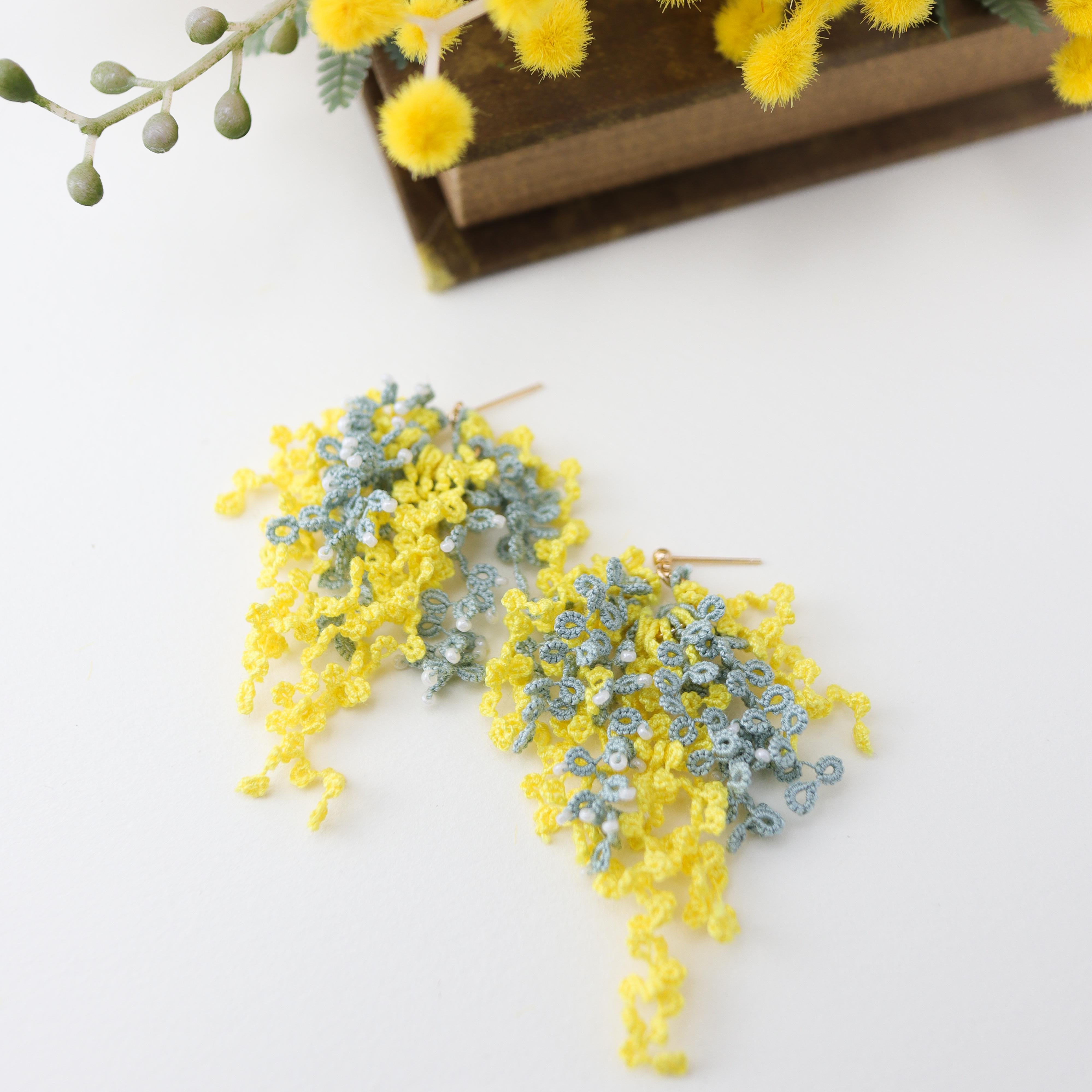 【特集掲載】タティングレースのピアス Fluffy＜フラッフィー＞Mimosa ※イヤリングに変更可