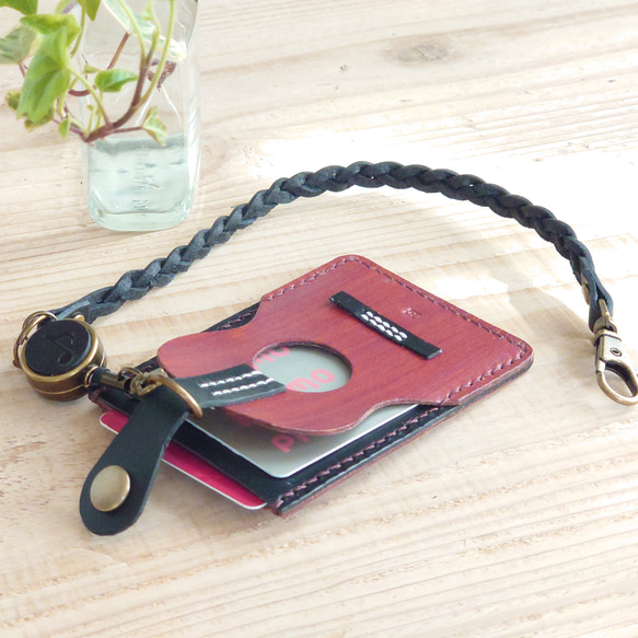 【名入れ】【ギター・ウクレレパスケース【カード2枚収納】リール＆ロープ付 ※袋ラッピング無料 2枚目の画像