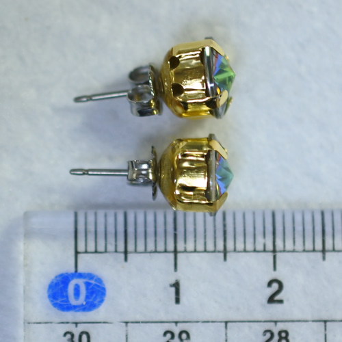 スワロフスキー・クリスタル®︎   ヴィトレイルライトリボリ　ピアス　6mm m81183092072_1.jpg?1672819393