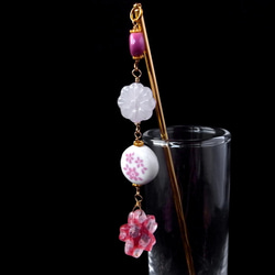 かんざし　桜の陶器ビーズとガラスビーズ　簪 3枚目の画像