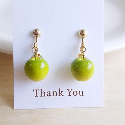 青りんごのイヤリング イヤリング・ノンホールピアス porcuo 通販