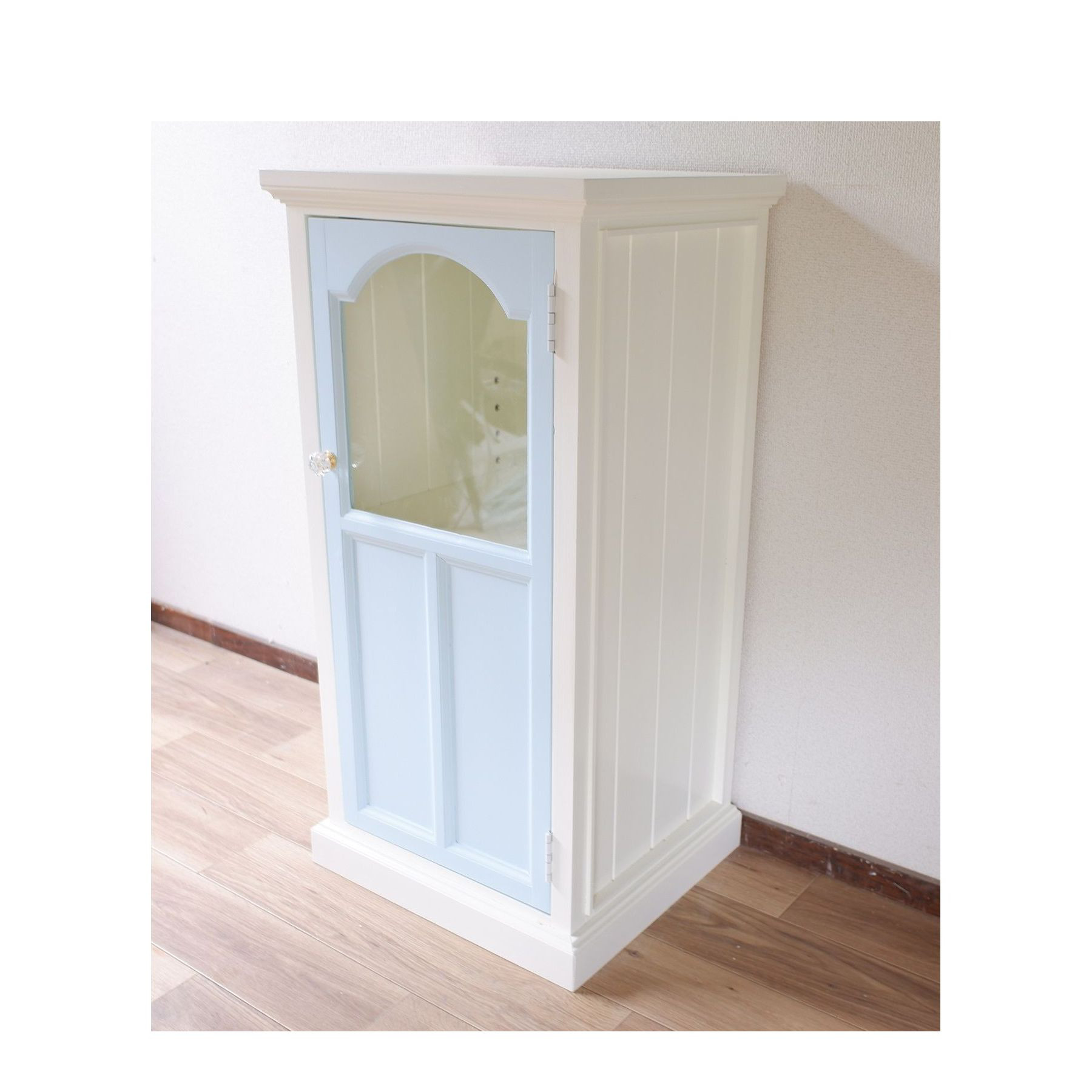 【２週間程度で発送可】アーチトップのキャビネット　水色×ミルキーホワイト塗装 　★取っ手が選べる★