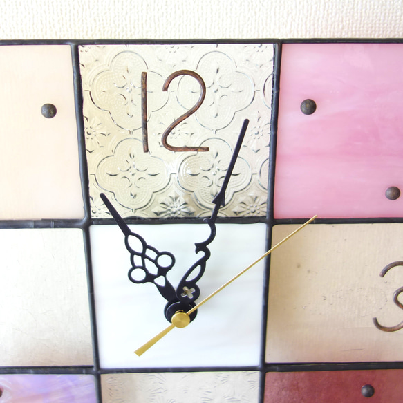 24㎝角/ステンドグラスの掛時計/モザイク24（ピンク・パープル系） 4枚目の画像