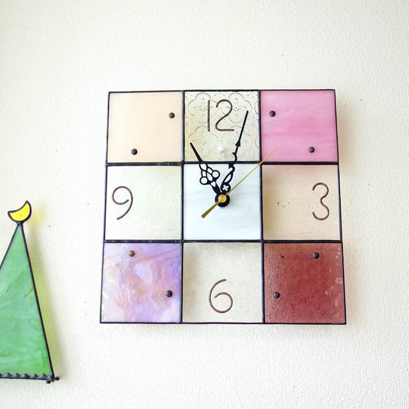 24㎝角/ステンドグラスの掛時計/モザイク24（ピンク・パープル系） 1枚目の画像