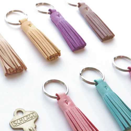 カラフルキーホルダーセット（無料チャーム付き） イニシャルチャーム付き カラフルタッセル キーホルダー キーリング