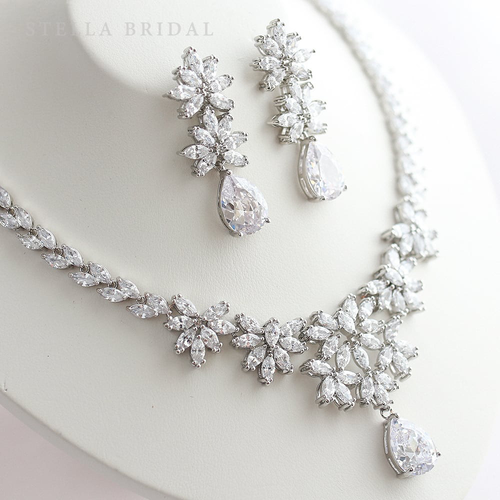 TVドラマ使用＊キュービックジルコニア ウェディングジュエリーセット ミルドレッド / ネックレス&ピアスorイヤリング