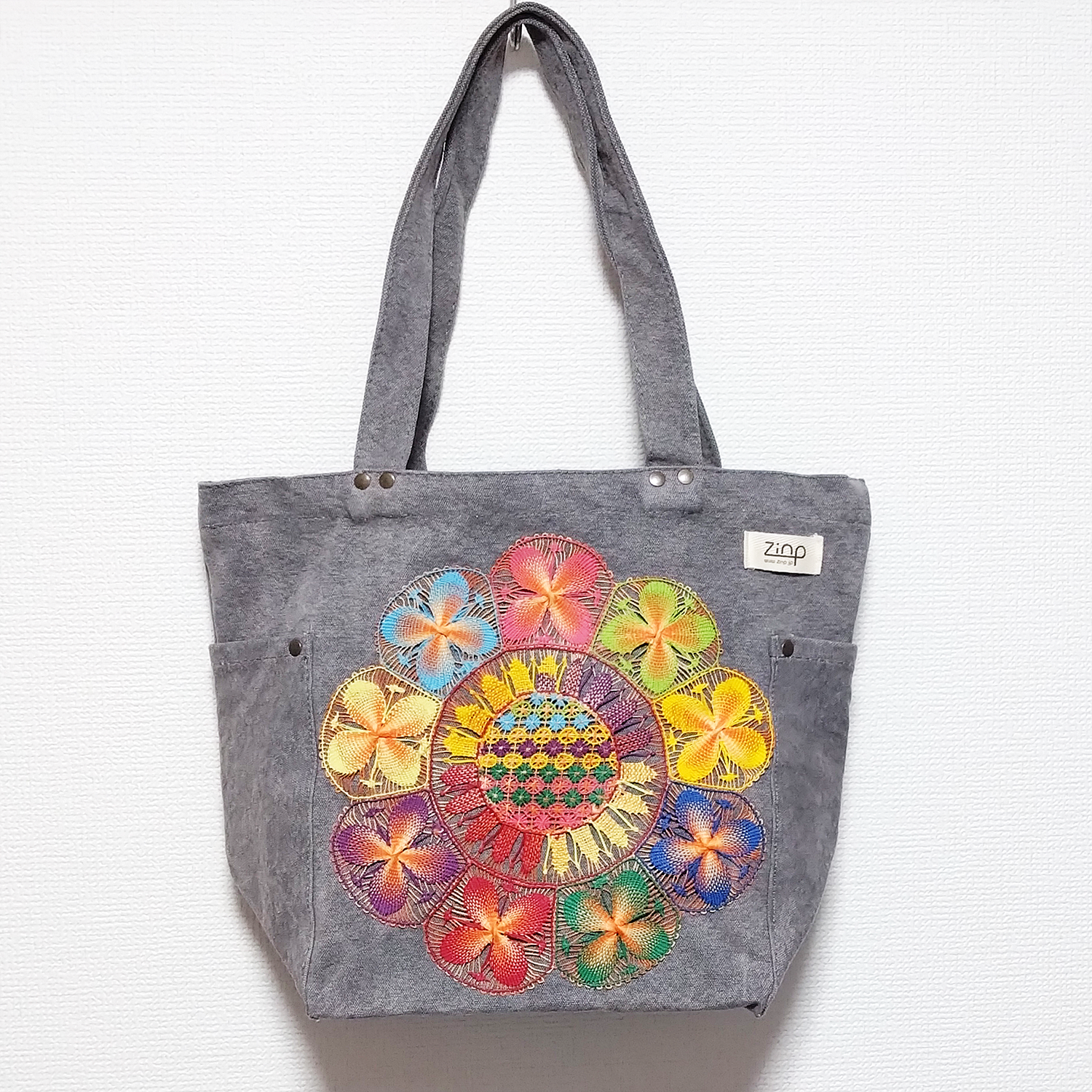 ニャンドゥティレースの大きめのポケット付きトートバッグ グレー LGTG-PT-MT