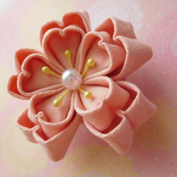 クロスフラワーブローチ　～ 桜 sakura　淡ピンク ～ 6枚目の画像