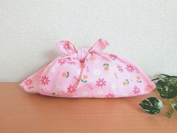 あずま袋 　ピンク色可愛いお花　お弁当包み　かごバッグの中見え防止に　 1枚目の画像