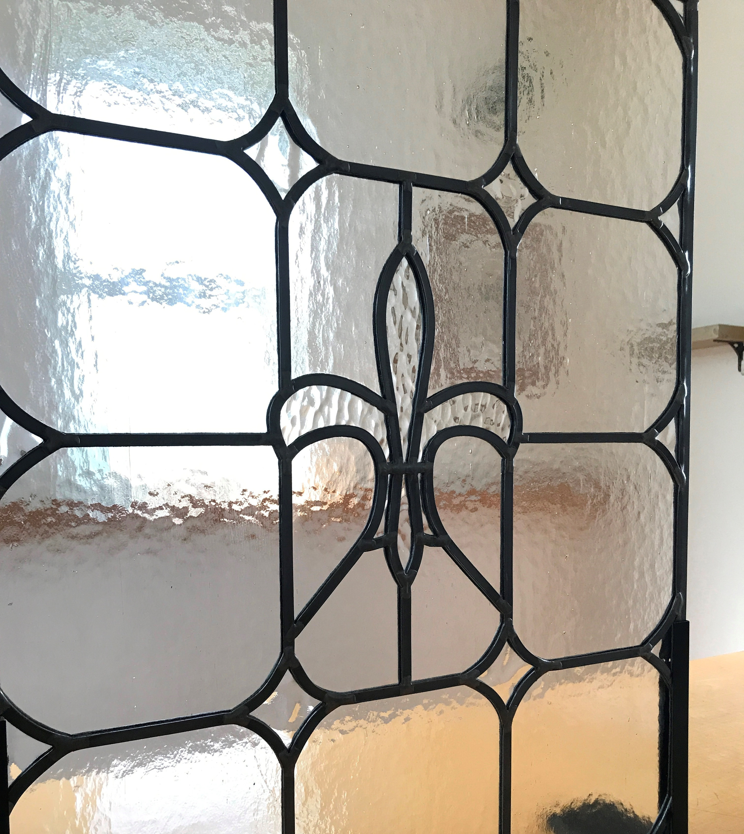 「無色＆フルールドリス」ステンドグラスパネル