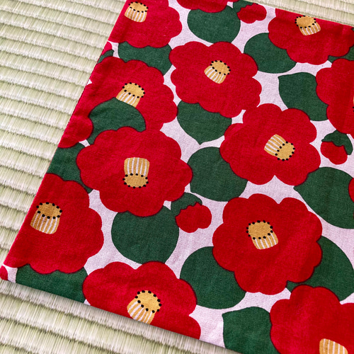 30×40ランチマット 椿柄(赤×キナリ) ランチョンマット