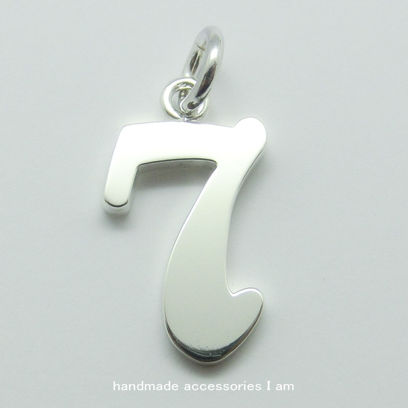 受注生産商品　ラッキーナンバー　セブンペンダント　シルバー925　IP0212