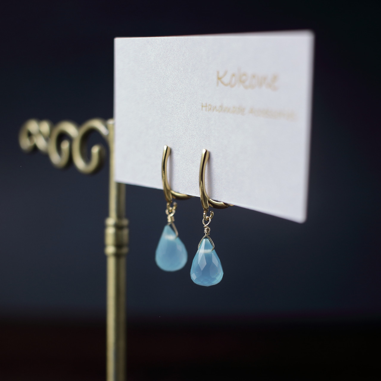 痛くないイヤリング/ピアスみたい/シーブルーカルセドニーの一粒イヤリング(クリップ式)