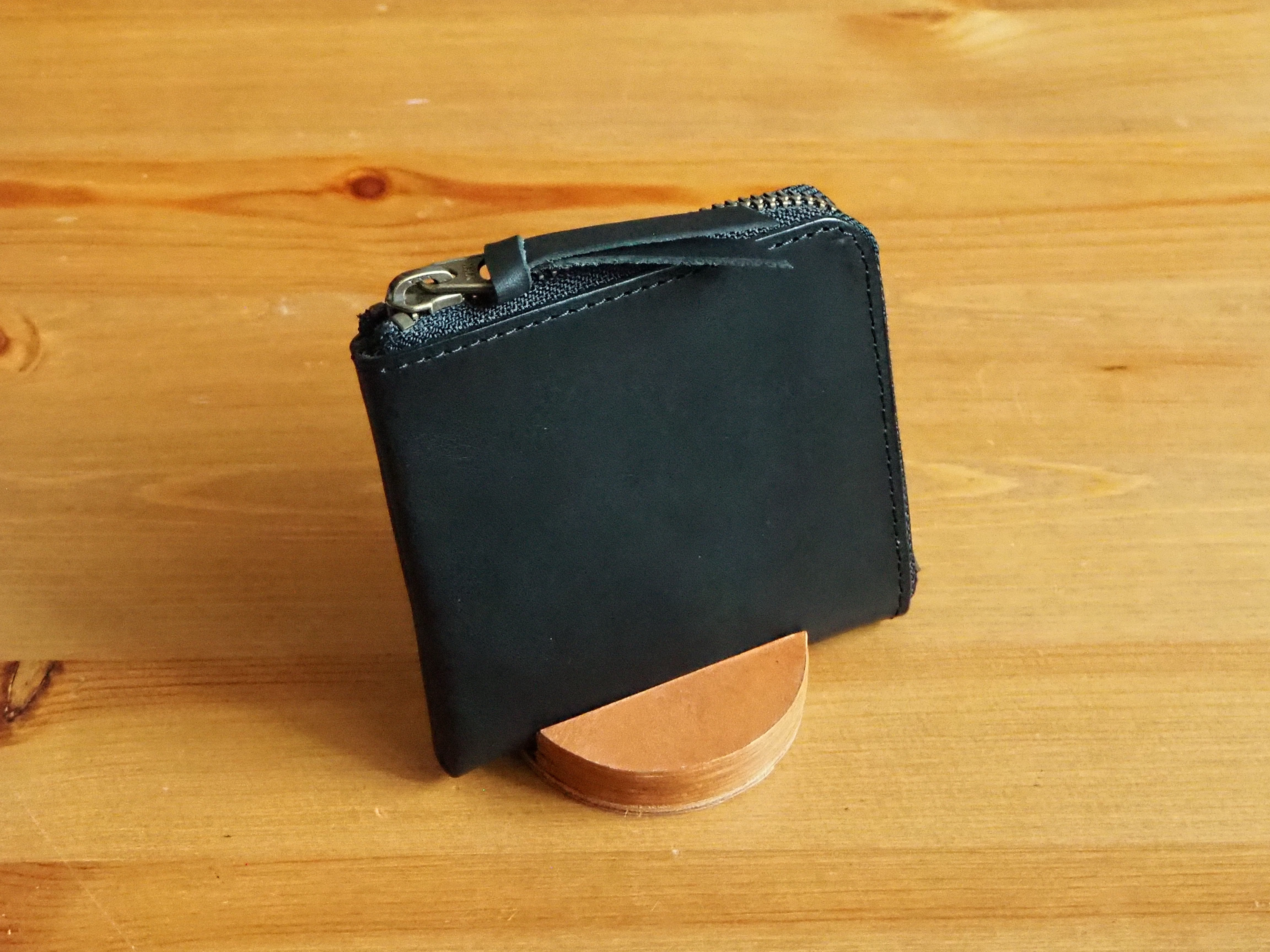 レザー Iru ブラック ミニ財布