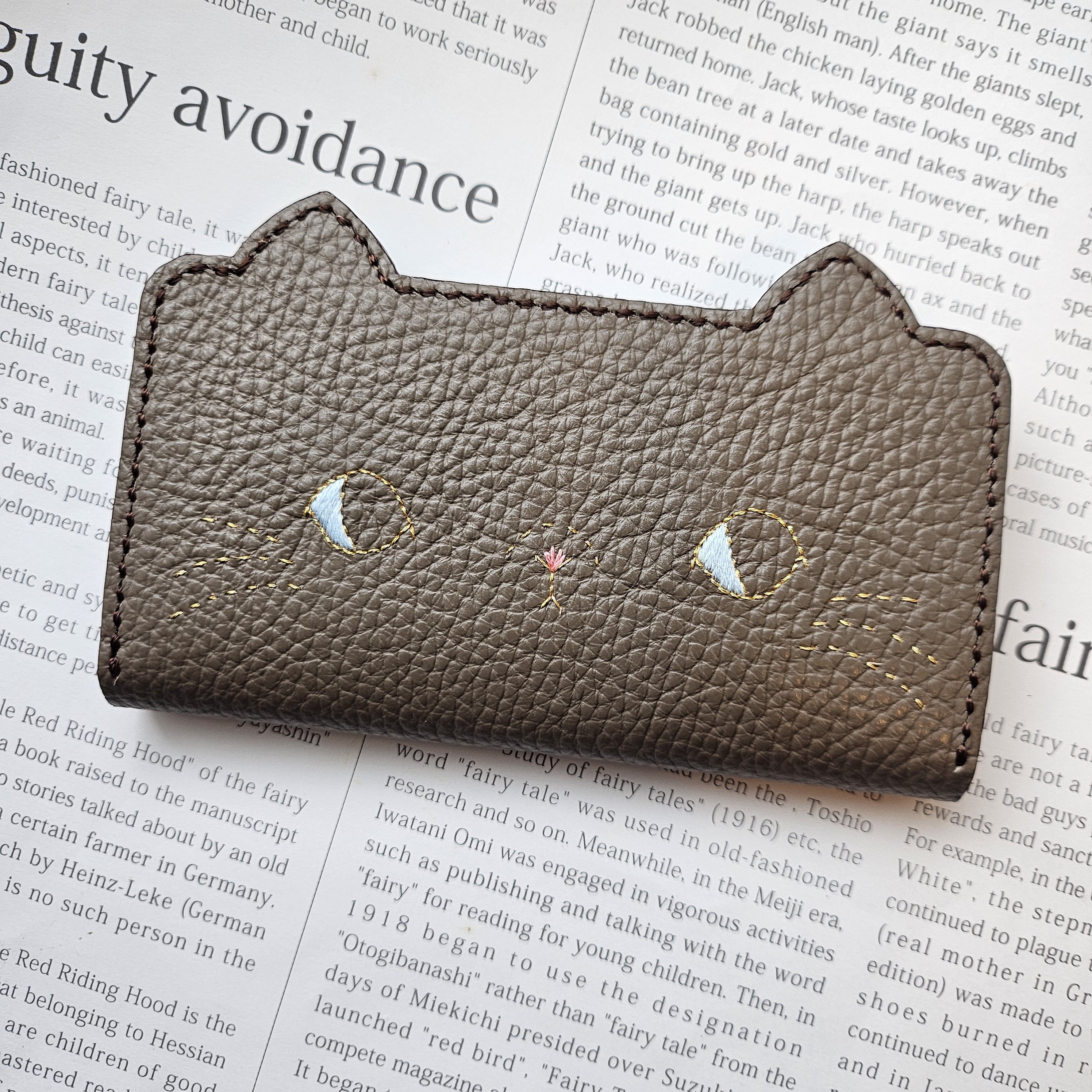 【受注制作】ねこのお顔  鼻ぺちゃver.手帳型スマホケース  トープ　イタリアンレザー 5,320円