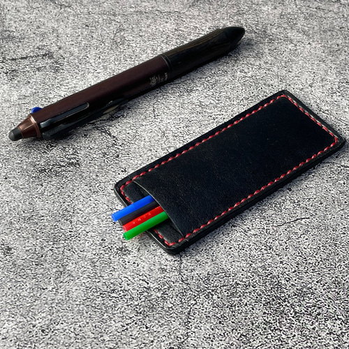 手縫】黒色フリクションボールペン替え芯本革ケース（赤色麻糸