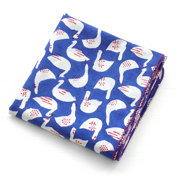 木版染色版畫大手帕十字頭巾（天鵝/藍色）。 第2張的照片