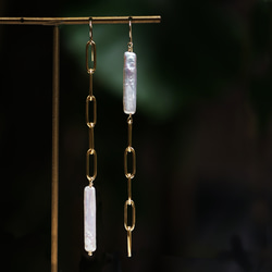 14KGF淡水真珠とサージカルステンレスチェーンのロングピアス　～Nina 2枚目の画像