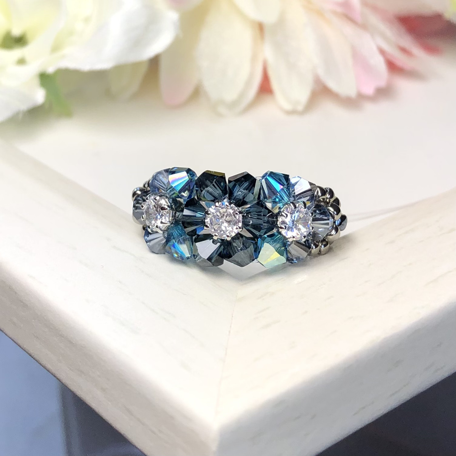 ♡ Sakana様 ご確認用♡スワロ・ビーズリング♡パープル×シルバー 再販》小花のリング〜モンタナ ブルー〜【キュービックジルコニアと