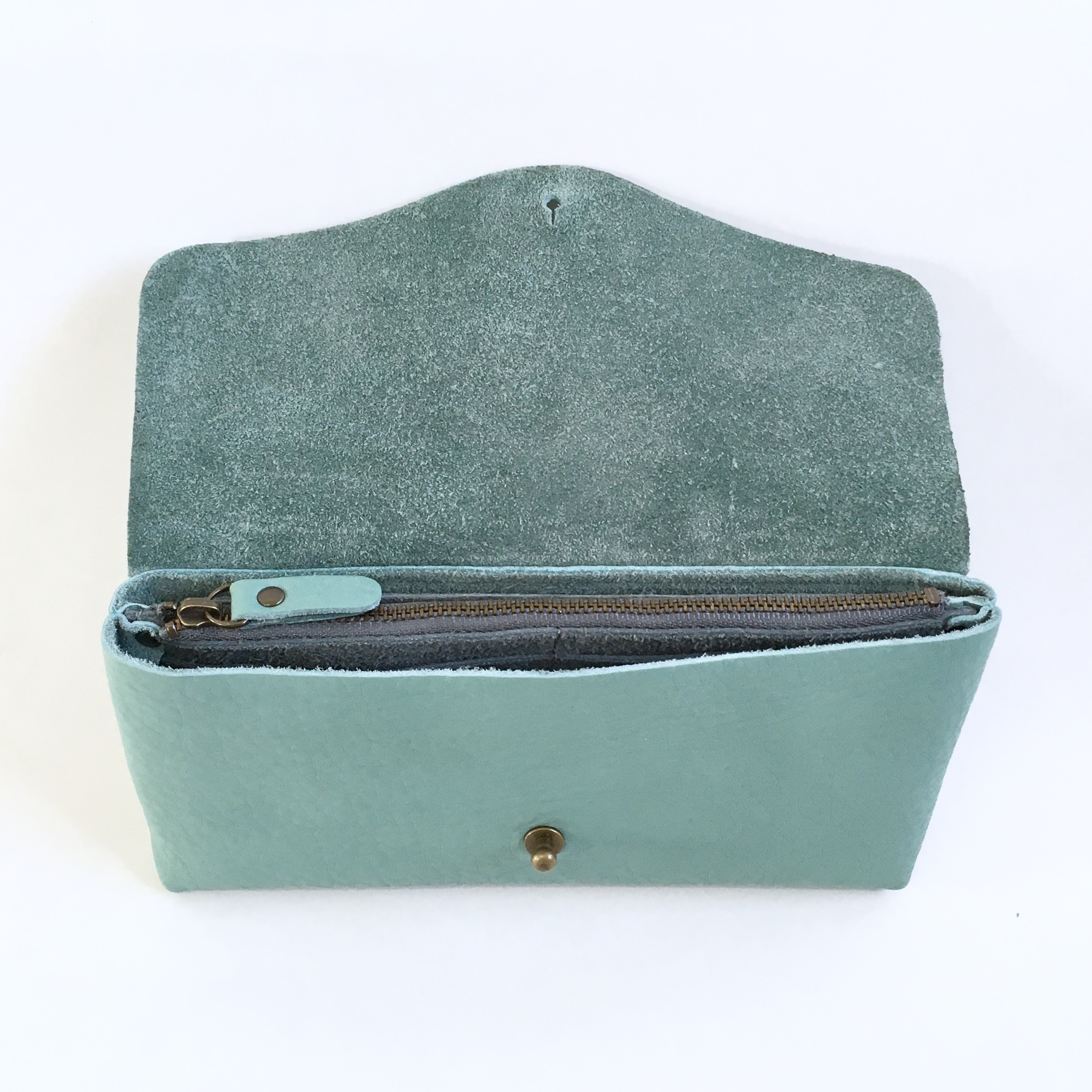 『2025再販』牛シュリンクレザーと牛床ベロアのシンプル長財布【スカイブルー】