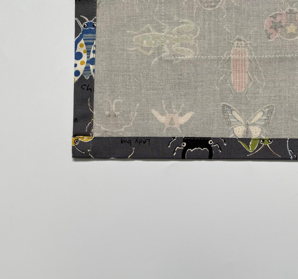 昆虫柄☆こどもエプロン100〜110サイズ、三角巾、巾着の3点セット 5枚目の画像