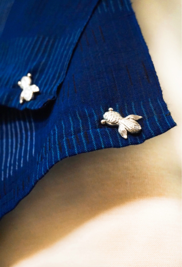 スカーフNo.233 *夏日老街風情*日本傳統工法織紋幾何格紋寶藍色純棉銀色金魚圍巾 披肩 第10張的照片