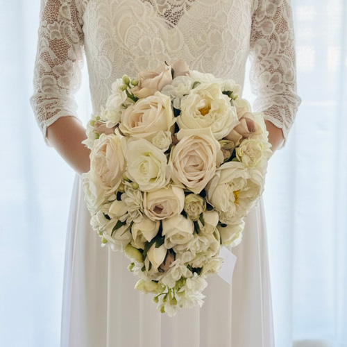 ウェディングブーケ ホワイト 白 アンティーク ティアドロップブーケ