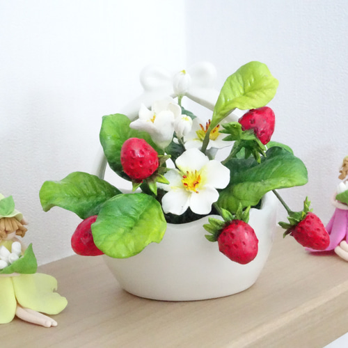 パンフラワー、百合とカラー(樹脂粘土、ハンドメイド) パンフラワー、百合とカラー(樹脂粘土、ハンドメイド)