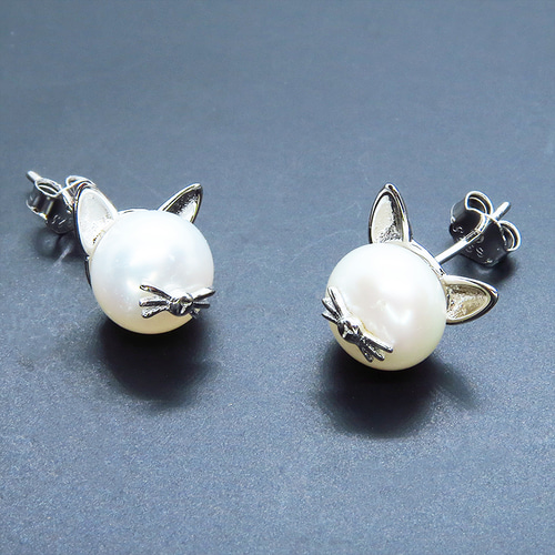ヒゲのついた可愛い猫耳パールのピアス 淡水パール シルバー925 ピアス 